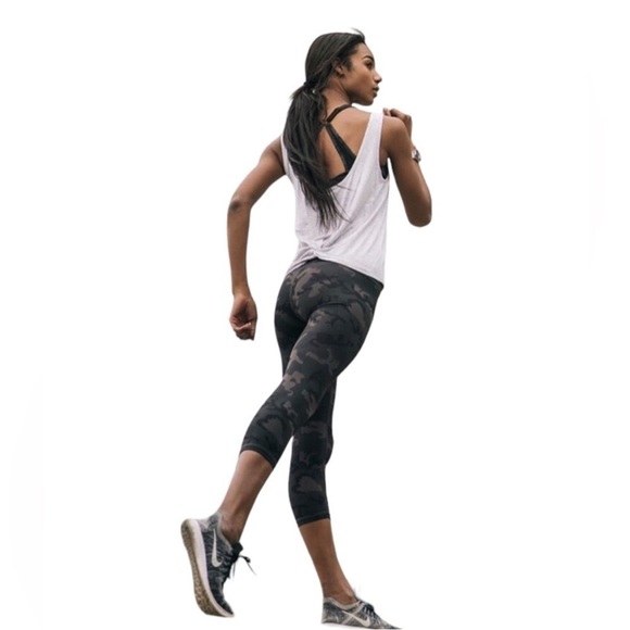 ZYIA Active Womens Camo Luxe High Rise Capri *black* - Picture 3 of 11